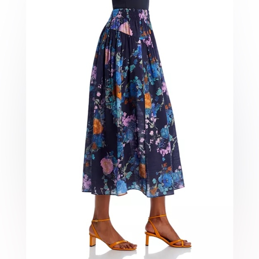 NWOT VINCE Painted Bouquet Printed Midi Skirt
Size Small - Picture 3 of 11
